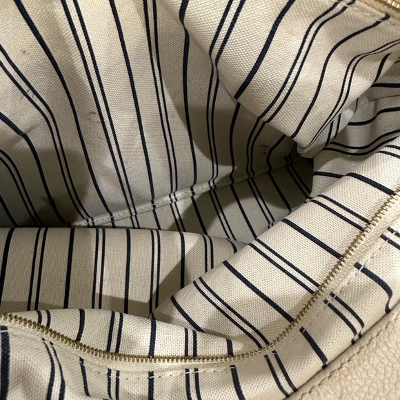 Louis Vuitton Artsy Empreinte in Neige - Picture 8 of 13